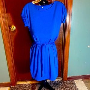 Women blue belted dress